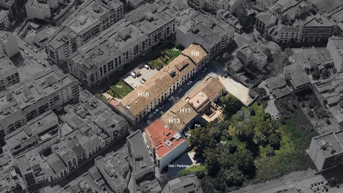 Aerial view of the old town with the four buildings H8, H16, H11 and H13 marked